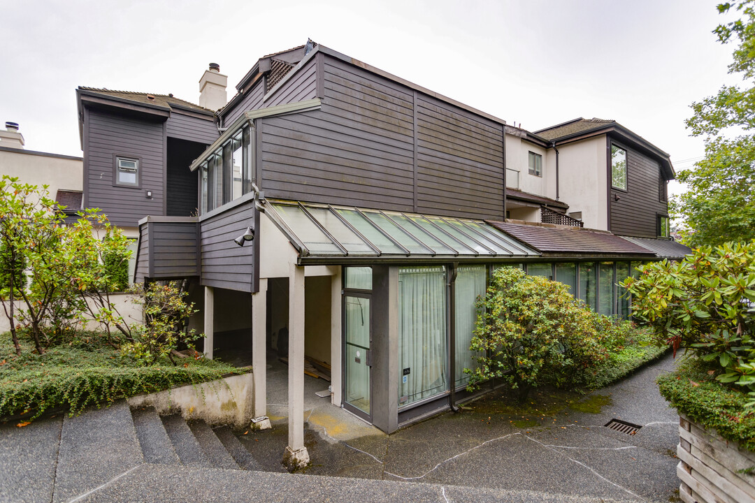 5730 Carnarvon St in Vancouver, BC - Building Photo