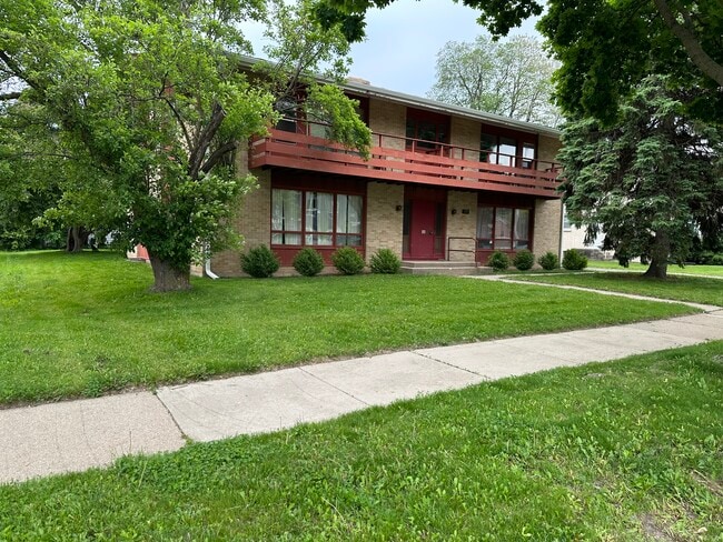 225 N Midvale Blvd, Unit 2 in Madison, WI - Foto de edificio - Building Photo