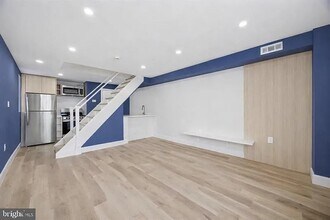 4522 Baker St, Unit B02 in Philadelphia, PA - Building Photo - Building Photo