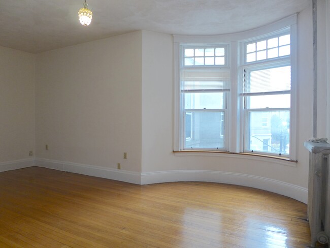 185 Winthrop Rd, Unit 2