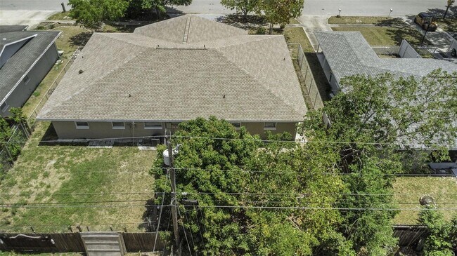 1230 Amble Ln in Clearwater, FL - Building Photo - Building Photo