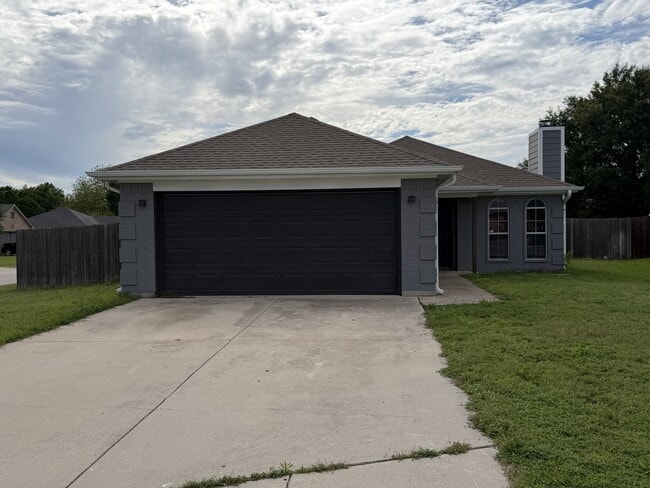 property at 501 Summer Tree Ct