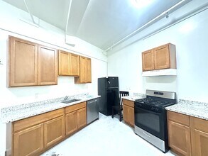 2877 Chapman St in Oakland, CA - Building Photo - Building Photo