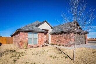 816 North 4th Street in Wolfforth, TX - Building Photo - Building Photo