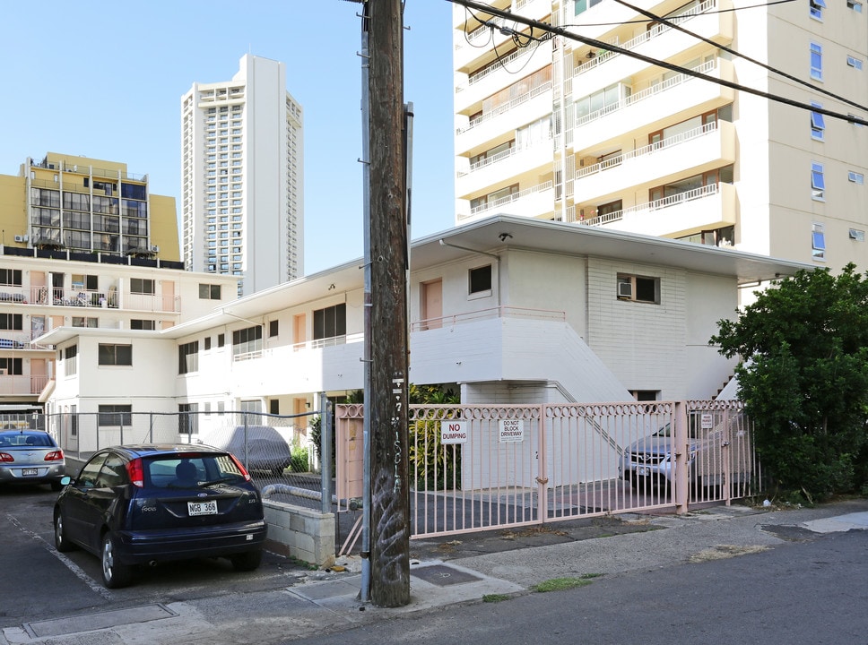 2419 Cleghorn St in Honolulu, HI - Building Photo