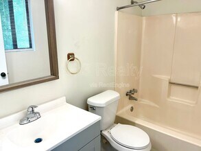 5165 Fairforest Dr in Stone Mountain, GA - Building Photo - Building Photo