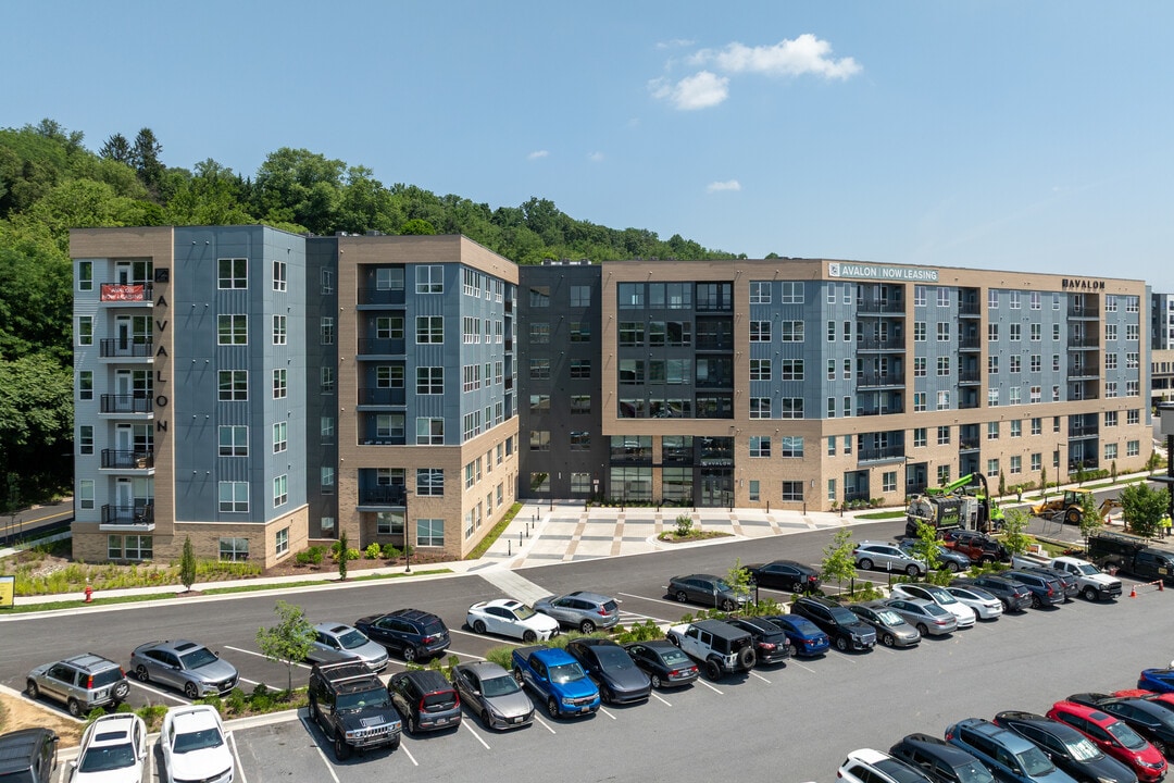 Avalon Hunt Valley West in Hunt Valley, MD - Building Photo