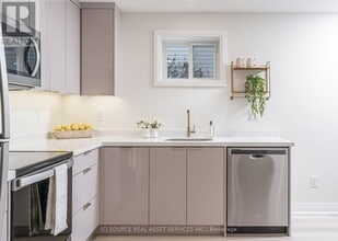 18 Louise Ln in Orillia, ON - Building Photo - Building Photo
