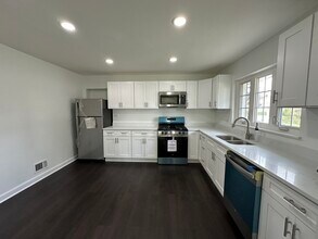 5212 Harmswood Terrace in Skokie, IL - Building Photo - Building Photo