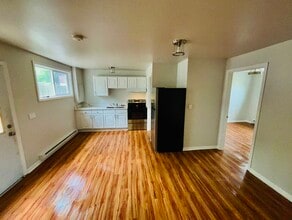 931 E Clay St, Unit 931A Lower in Whitewater, WI - Foto de edificio - Building Photo