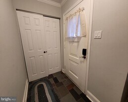 302 Iris Rd in Cherry Hill Township, NJ - Building Photo