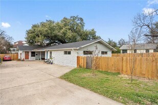 4908 Rowena Ave in Austin, TX - Building Photo