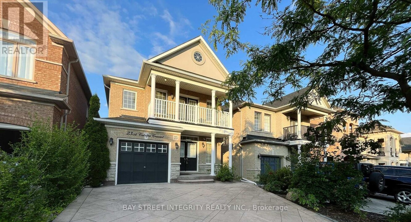 23 Catalpa Cres in Vaughan, ON - Building Photo