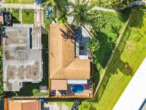 1021 NW 23rd Ave in Miami, FL - Building Photo - Building Photo