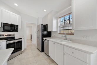 8379 St Johns Ct in Wellington, FL - Building Photo - Building Photo
