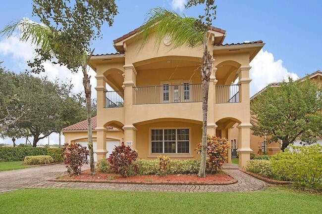 property at 748 Cresta Cir