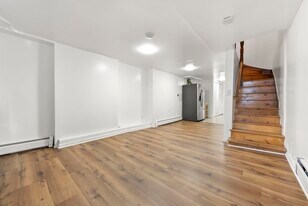 40 Van Reypen St in Jersey City, NJ - Building Photo