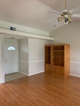 781 W Saffron St in Hanford, CA - Building Photo - Building Photo