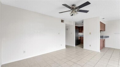 2121 S San Gully Rd in Lakeland, FL - Building Photo - Building Photo