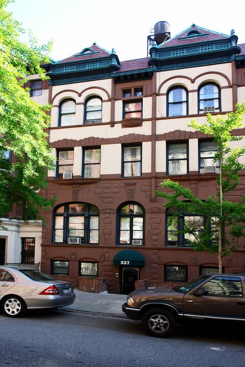 337 W 85th St in New York, NY - Building Photo