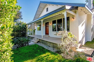 13220 Erwin St in Los Angeles, CA - Building Photo - Building Photo