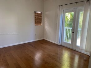 1344 Euclid Ave, Unit 5 in Miami Beach, FL - Building Photo - Building Photo