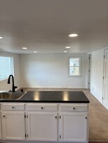 31 Merritt Ave 2nd Floor, Unit 31 Merritt Ave 2nd Floor in Woodbridge, CT - Building Photo