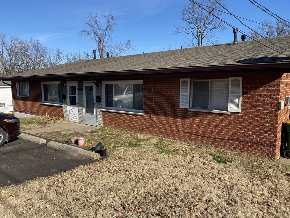 10012 Stimson Dr-Unit -A in St. Louis, MO - Building Photo