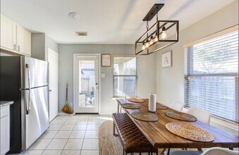 13131 Dawn Hollow Ln in Houston, TX - Building Photo - Building Photo