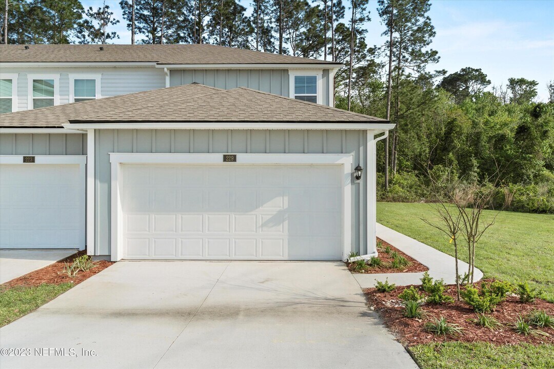 229 Coastline Wy in St. Augustine, FL - Building Photo