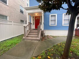 2113 Ashby Ave in Berkeley, CA - Building Photo