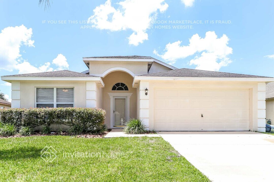 28418 Meadowrush Way in Zephyrhills, FL - Building Photo
