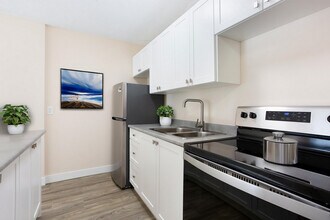 The Birkenshaw Apartments in Calgary, AB - Foto de edificio - Building Photo