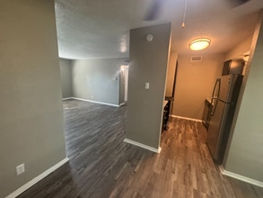 531 Bedford Rd in Bedford, TX - Foto de edificio - Building Photo