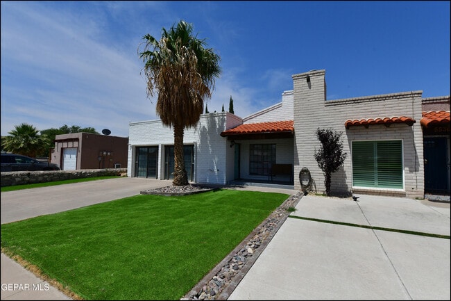 5534 Oakbriar Cir