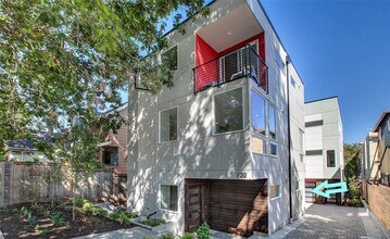 730 26th Ave S in Seattle, WA - Foto de edificio - Building Photo