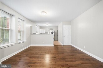 1240 S 56th St in Philadelphia, PA - Building Photo - Building Photo