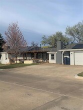 3224 N Virginia Ave, Unit 2011 in Oklahoma City, OK - Building Photo - Building Photo