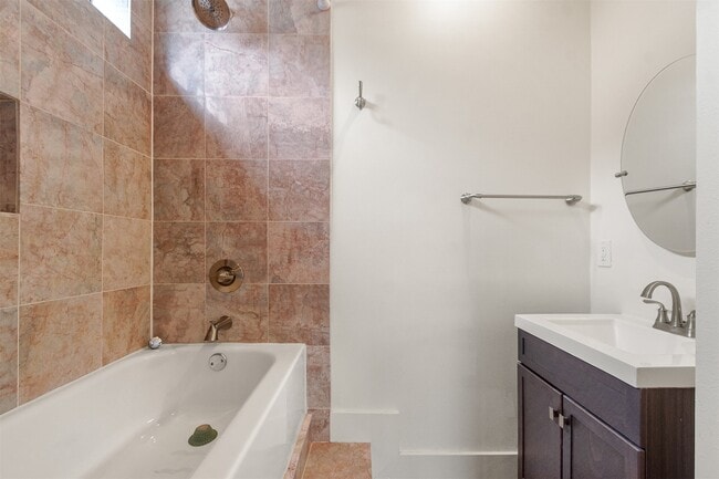 4501 Eigel St in Houston, TX - Building Photo - Building Photo