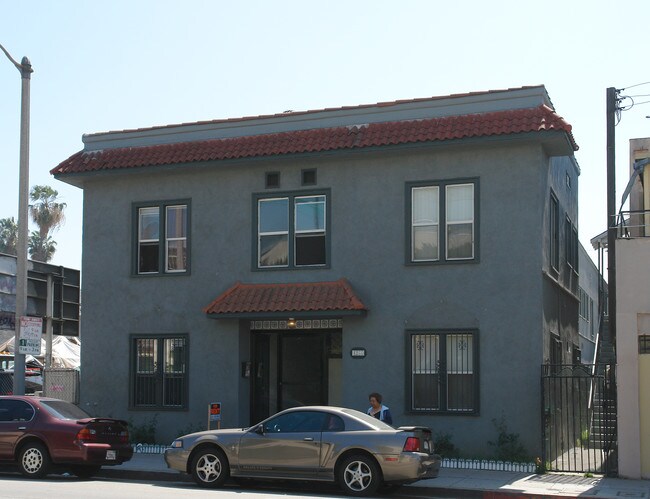 4266 Melrose Avenue in Los Angeles, CA - Building Photo - Building Photo