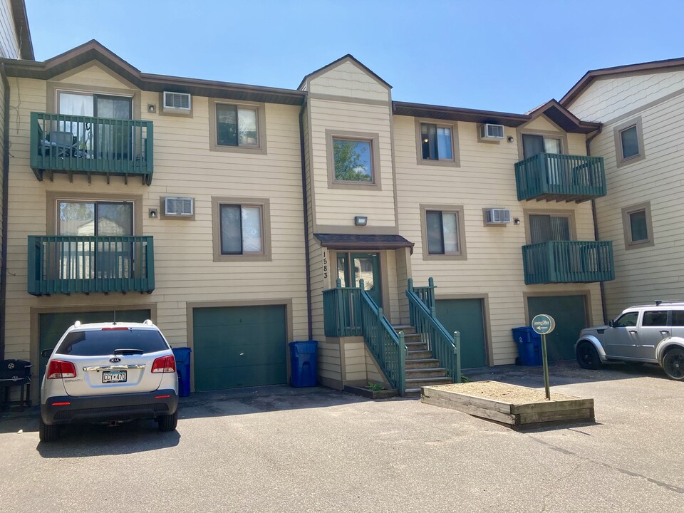 1595 11th Ave, Unit 4 in Newport, MN - Building Photo