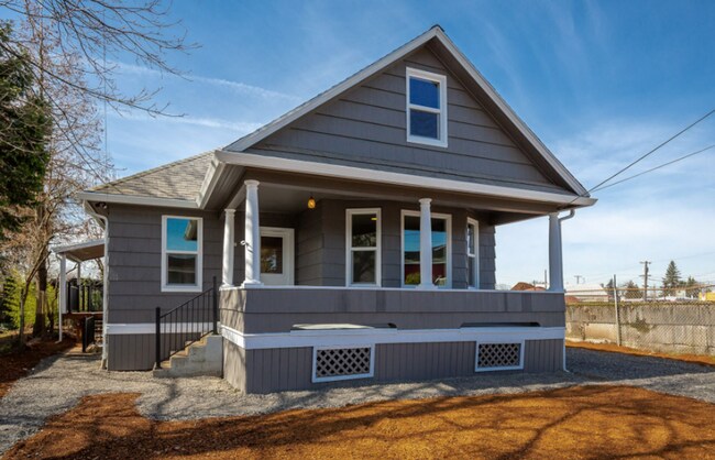 5027 SE 70th Ave in Portland, OR - Building Photo - Building Photo