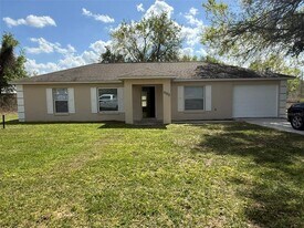 5332 NW 8th Pl in Ocala, FL - Building Photo