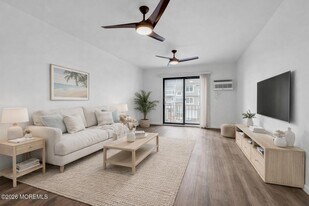 1492 Ocean Ave in Sea Bright, NJ - Building Photo