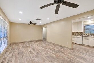819 Elton St in Houston, TX - Building Photo - Building Photo