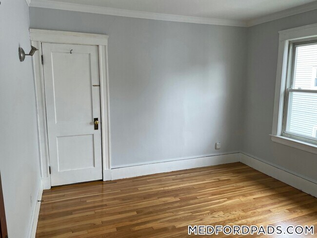 10 Hume Ave in Medford, MA - Building Photo - Building Photo