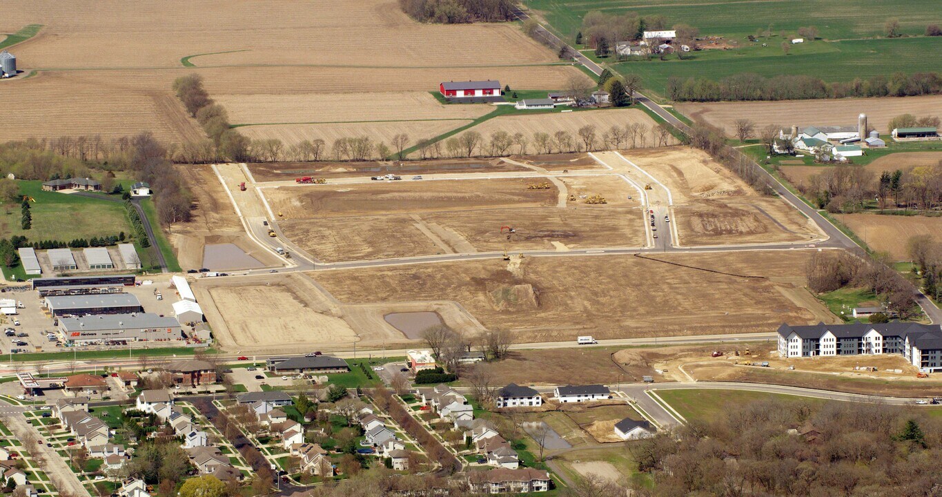 Wilkd Oak Condos in Stoughton, WI - Foto de edificio