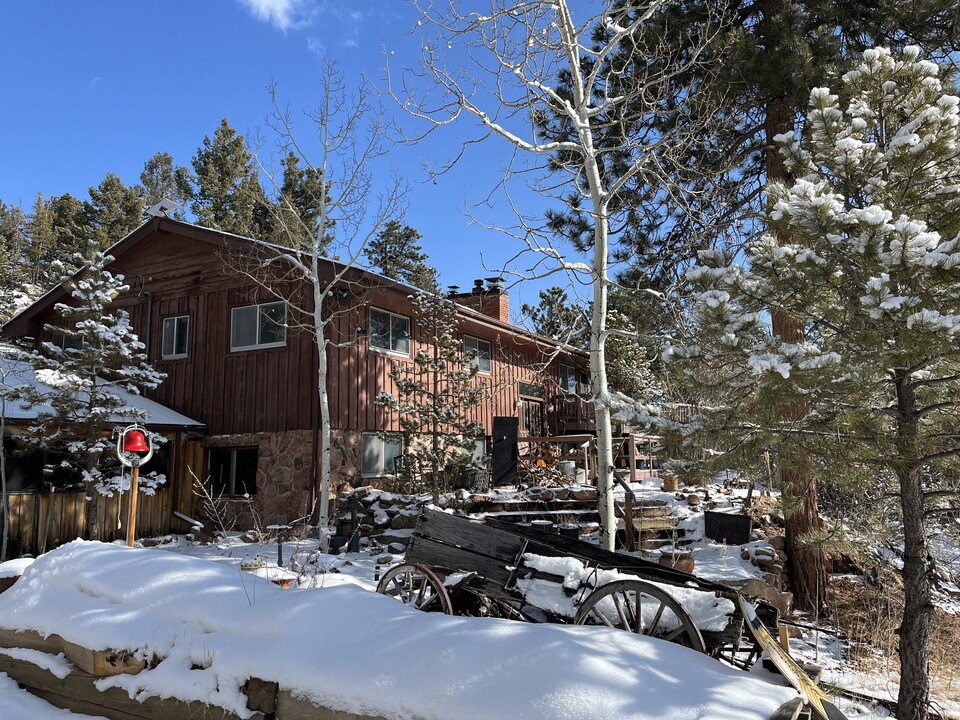 29205 Kennedy Gulch Rd, Unit Bachman Ranch in Conifer, CO - Foto de edificio