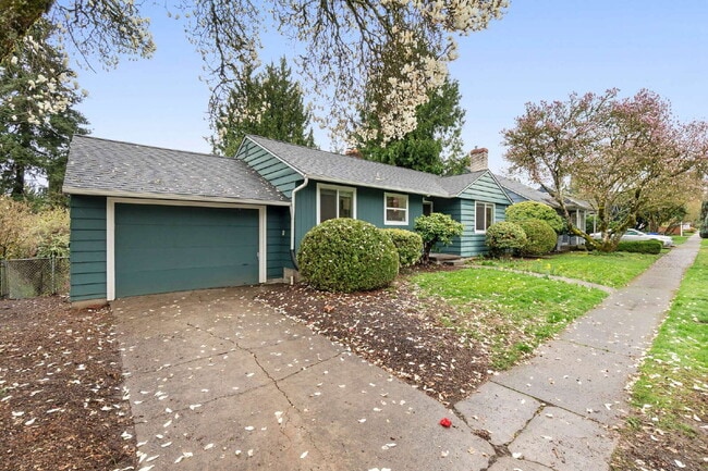 7746 SW 5th Ave. in Portland, OR - Building Photo - Building Photo