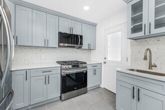 37 Kathwood Rd in Yonkers, NY - Building Photo - Building Photo